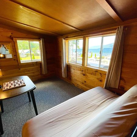 Waters Edge Lodge レイク・ジョージ エクステリア 写真