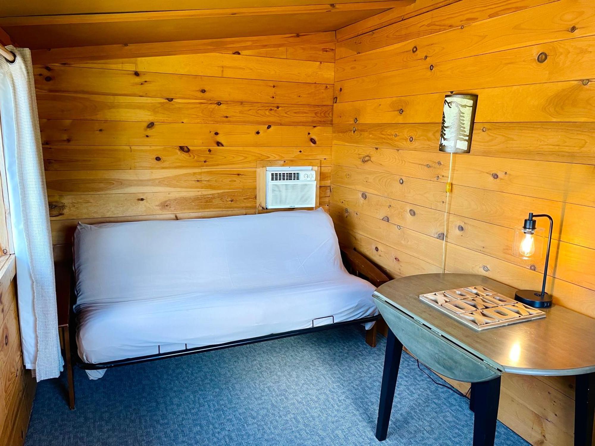Waters Edge Lodge レイク・ジョージ エクステリア 写真