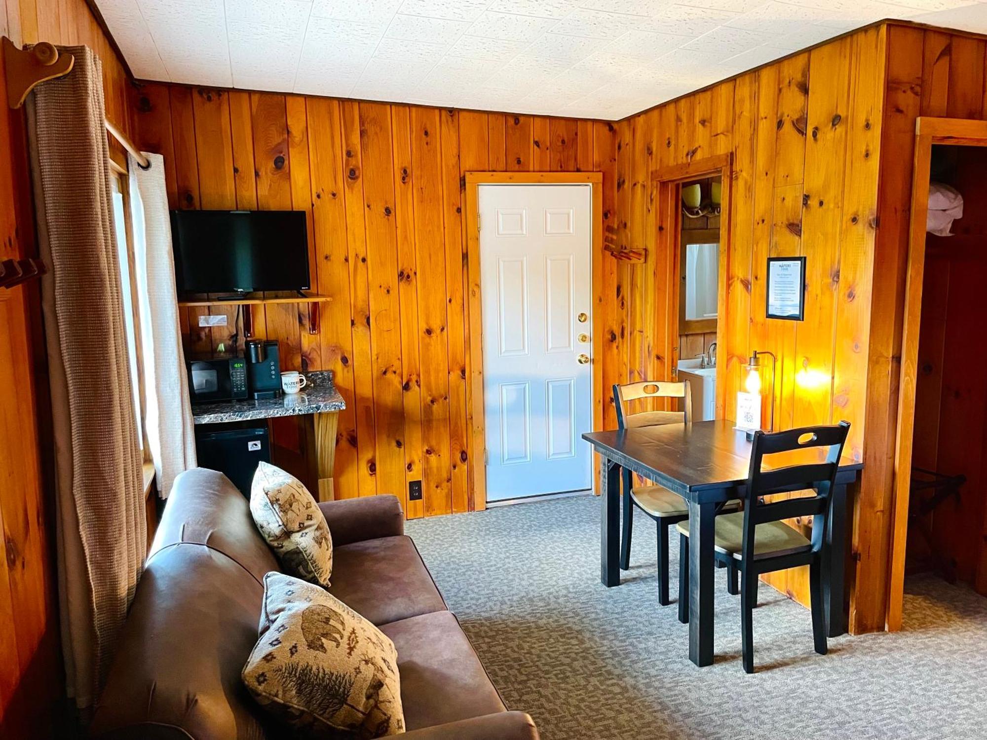 Waters Edge Lodge レイク・ジョージ エクステリア 写真