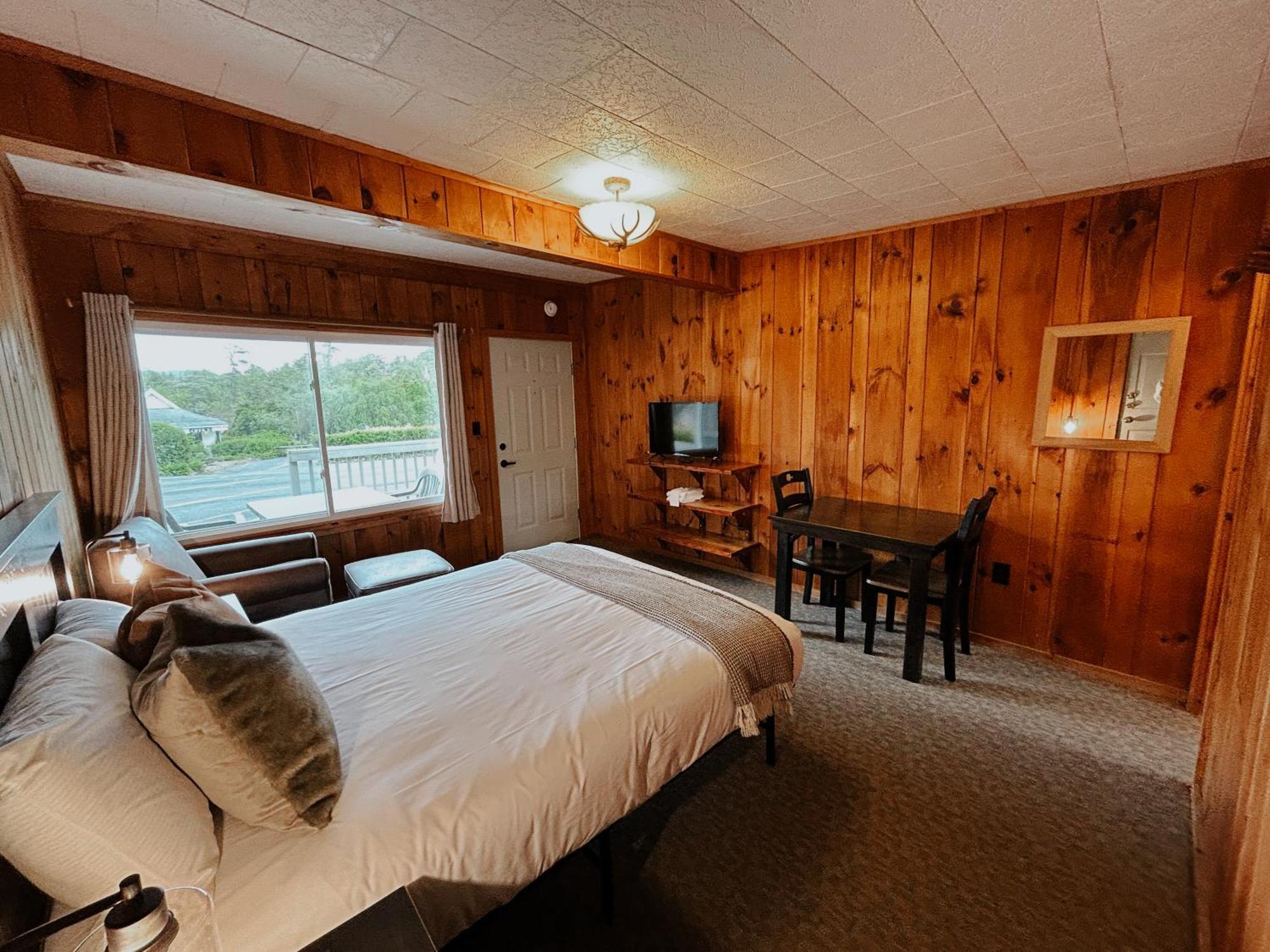 Waters Edge Lodge レイク・ジョージ エクステリア 写真