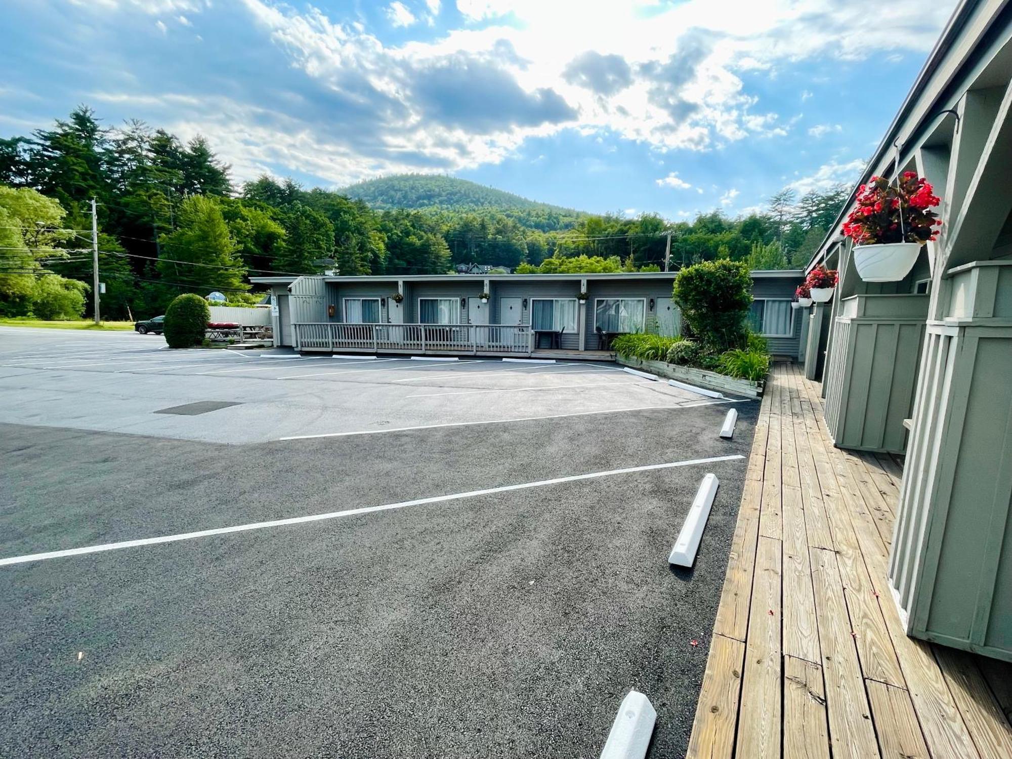 Waters Edge Lodge レイク・ジョージ エクステリア 写真