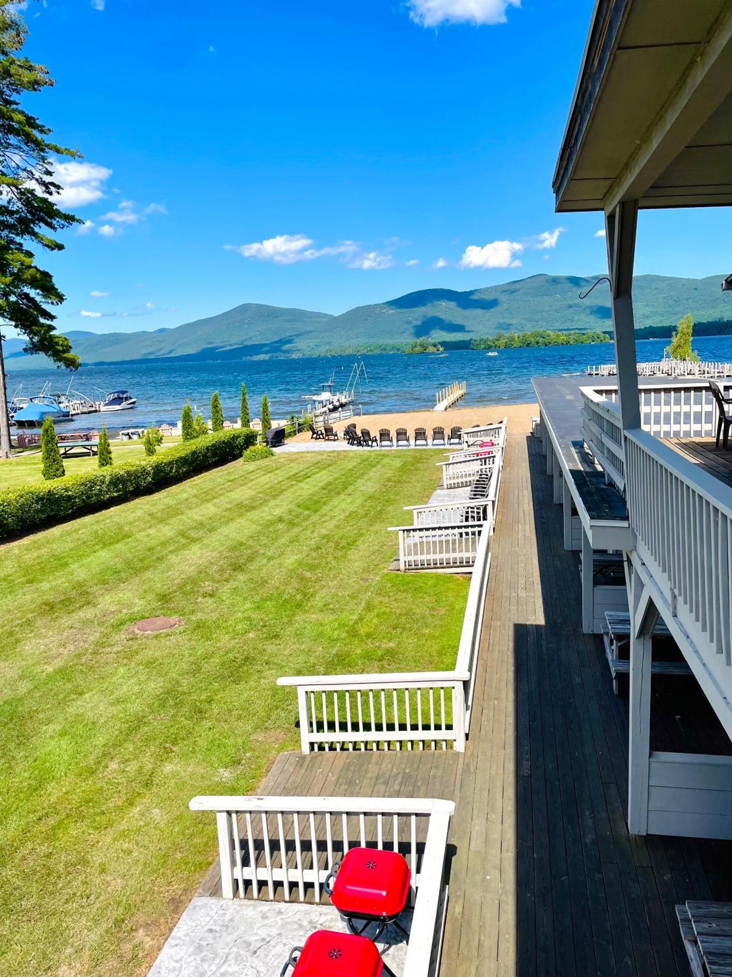 Waters Edge Lodge レイク・ジョージ エクステリア 写真